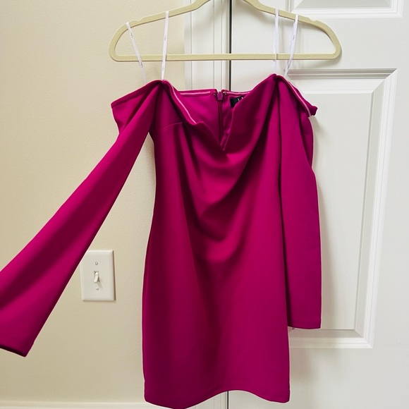 NWT cute stretchy purple/fuscia off the shoulder mini dress size medium - Picture 2 of 8